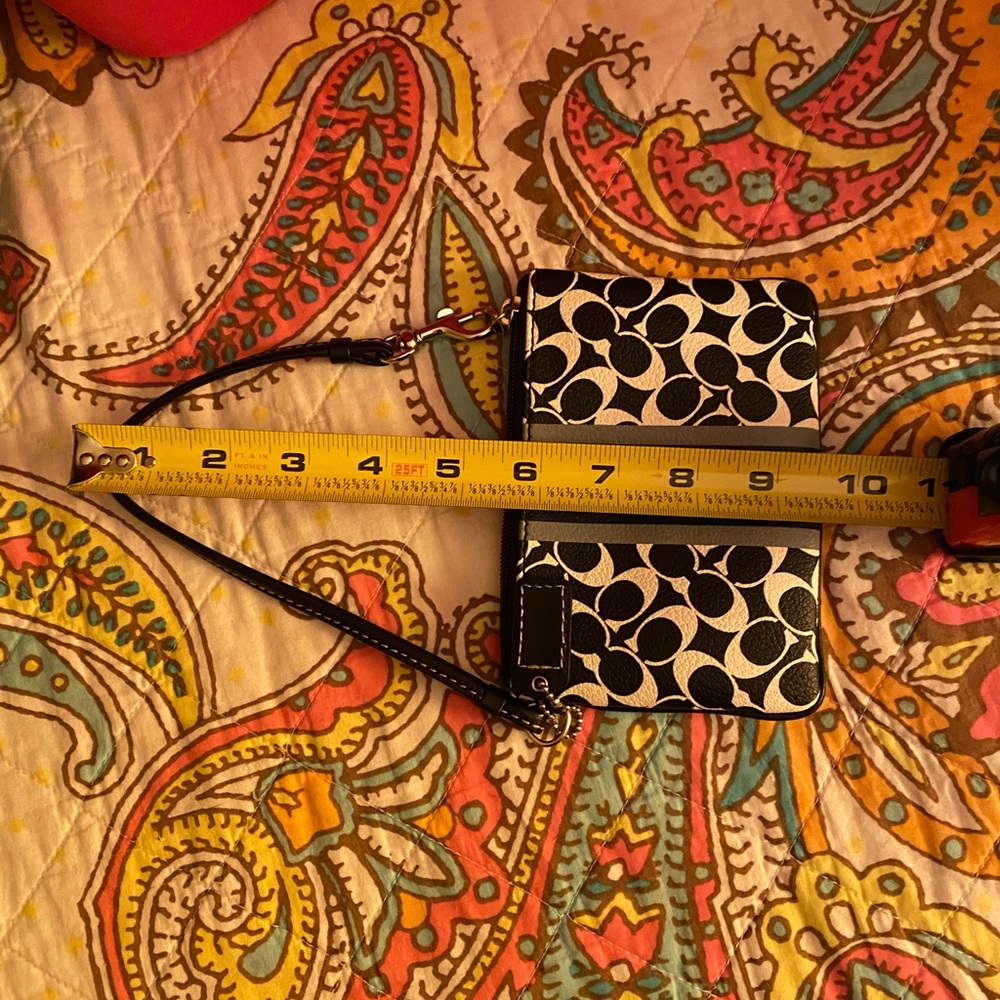 Coach wristlet - Picture 8 of 8